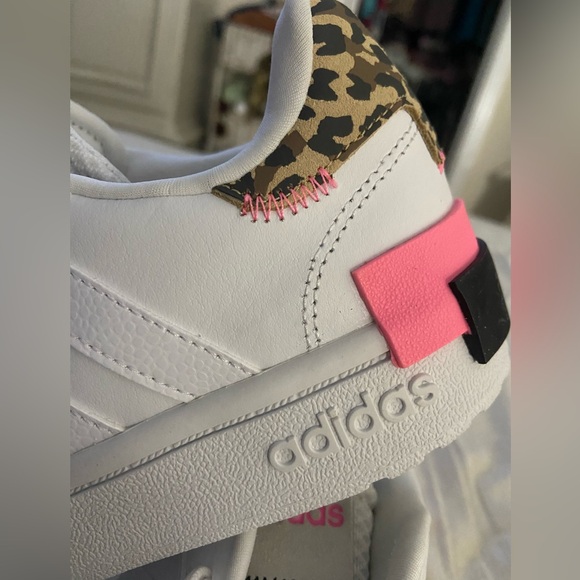👟 NIP WOMENS ADIDAS SIZE 6 - Picture 4 of 10
